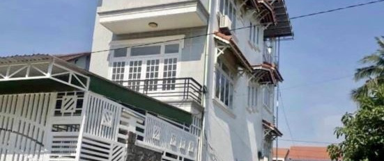 Căn nhà có 5 phòng ngủ, cho thuê nhà ở có dt 100 m2 thuê ngay với giá cực sốc từ 4.2 tỷ/tháng vị trí đặt ở tại Phú Vang, Thừa Thiên Huế, hướng Đông, l...-02