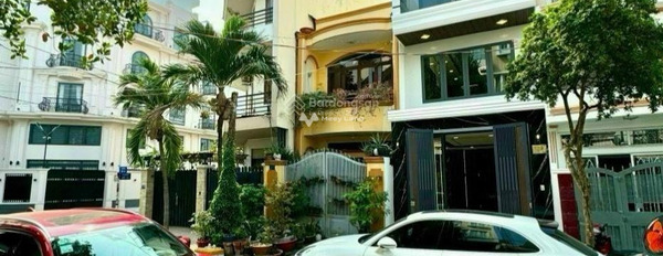 Nhà gồm 6 PN, cho thuê nhà, thuê ngay với giá thị trường chỉ 24 triệu/tháng diện tích rộng 90m2 vị trí đặt gần Tân Bình, Hồ Chí Minh-03