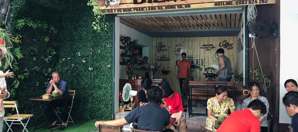 Sang nhượng quán cafe mặt phố Vũ Ngọc Phan – Đống Đa – Hà Nội