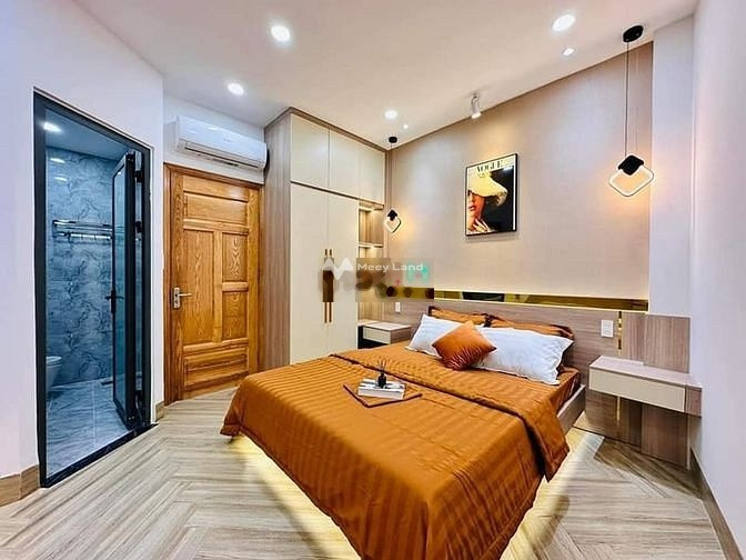 Nhà gồm 2 phòng ngủ bán nhà giá bán cực mềm chỉ 3.9 tỷ có diện tích 137.2m2 vị trí thích hợp Phường 8, Hồ Chí Minh-01