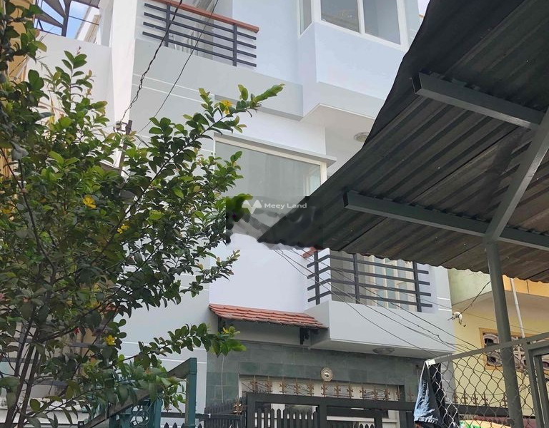 Ngôi nhà này gồm có 3 PN, bán nhà ở diện tích khoảng 54m2 giá bán cạnh tranh từ 6.5 tỷ vị trí mặt tiền gần Tôn Đản, Hồ Chí Minh hướng Tây Bắc-01