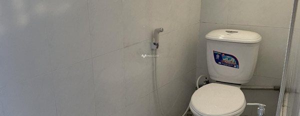 Có diện tích chung 218m2 bán nhà Phía trong Chánh Lộc 5, Bình Dương hướng Đông nhà nhìn chung có 2 PN 1 WC liên hệ chính chủ.-03