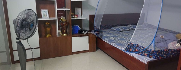 Nhà tổng quan có tổng 3 phòng ngủ bán nhà bán ngay với giá mềm từ 2.82 tỷ có diện tích gồm 26m2 mặt tiền tọa lạc trên Văn Quán, Hà Nội-02