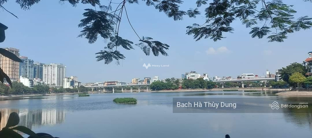 Vị trí thuận lợi ngay Phạm Huy Thông, Ba Đình bán nhà bán ngay với giá khởi điểm từ 57.8 tỷ tổng quan ngôi nhà này có 12 phòng ngủ 14 WC