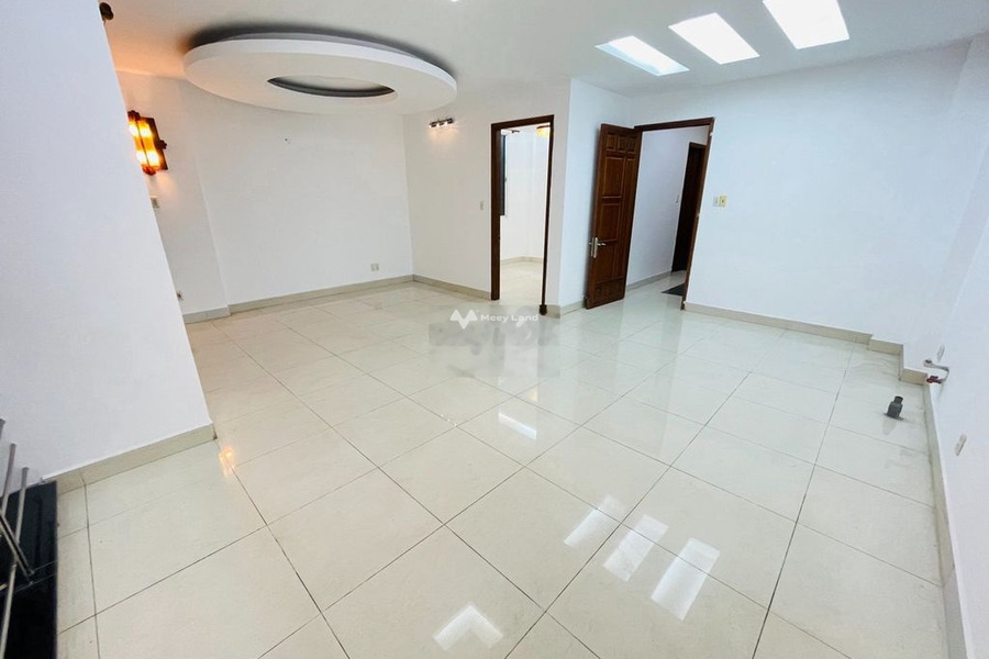 Có diện tích tổng 90m2, cho thuê nhà ở vị trí đặt ngay tại Lê Văn Sỹ, Phường 14, ngôi nhà bao gồm có 4 PN trao đổi trực tiếp-01