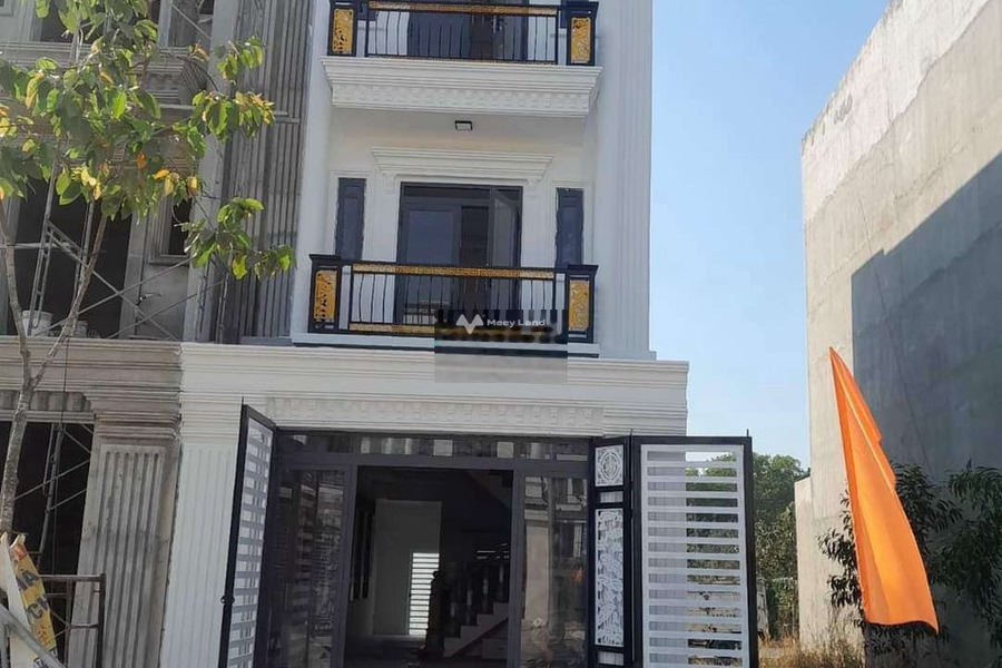 Vị trí mặt tiền tọa lạc tại Uyên Hưng, Tân Uyên bán nhà giá bán đề xuất chỉ 2.6 tỷ diện tích chuẩn 75m2 tổng quan nhà này 4 phòng ngủ vị trí thuận lợi-01