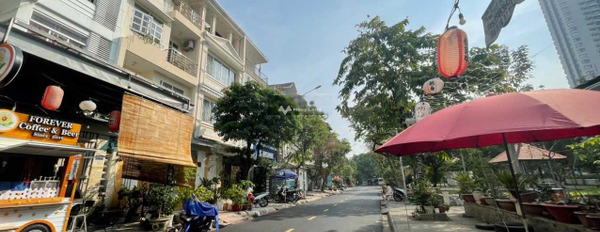 Diện tích gồm 74.3m2 bán nhà tọa lạc trên Tân Hưng, Hồ Chí Minh hướng Đông - Bắc nhà tổng quan có tổng 4 PN 6 WC tin chính chủ-03