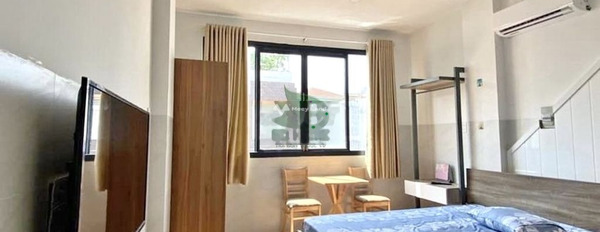 Chung cư 8 PN, cho thuê căn hộ vị trí đặt nằm ngay Nha Trang, Khánh Hòa, tổng quan căn hộ thì gồm có 8 phòng ngủ, 6 WC trao đổi trực tiếp-03