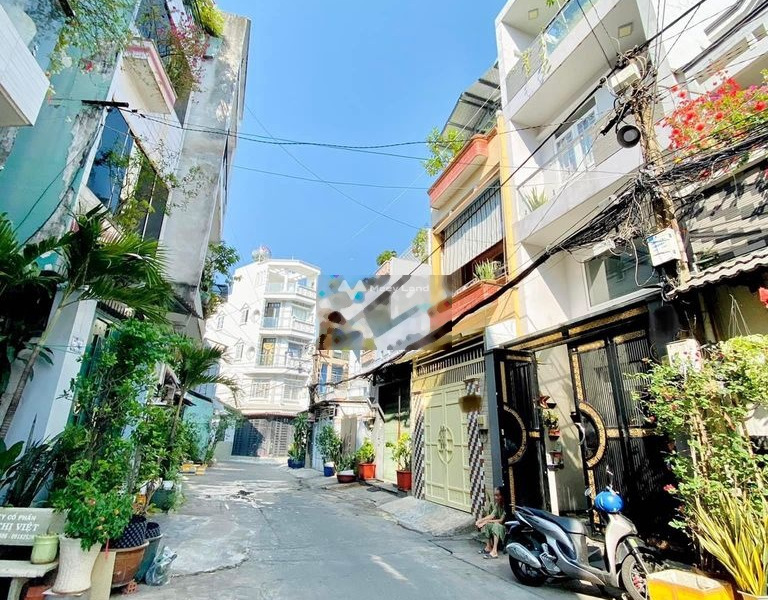 Nhà này có 3 PN, bán nhà ở diện tích chuẩn 70m2 giá bán công khai 4.95 tỷ vị trí đẹp nằm trên Quận 6, Hồ Chí Minh-01