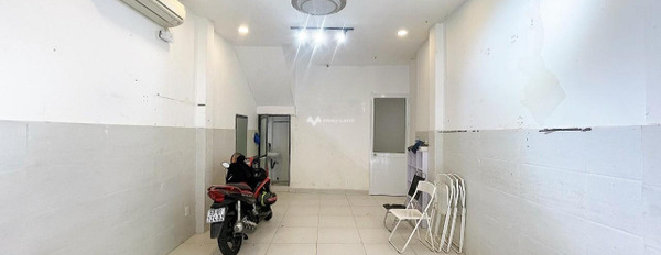Có diện tích chung là 31.5m2 bán nhà vị trí đặt tọa lạc tại Huỳnh Văn Bánh, Phường 10 căn này gồm 4 PN 4 WC hỗ trợ mọi thủ tục miễn phí, giá mùa dịch.-03