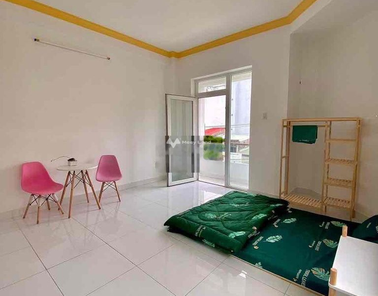Cho thuê căn hộ toàn bộ khu vực có diện tích 100m2 vị trí đặt vị trí ngay trên Phan Huy Ích, Tân Bình giá thuê liền chỉ 45 triệu/tháng liên hệ liền-01