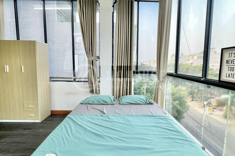 Cho thuê căn hộ 1 phòng ngủ view kính - gần Đại Học Văn Lang -01