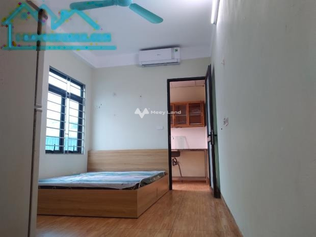 Cho thuê căn hộ, vị trí đẹp ngay Nguyễn Ngọc Vũ, Hà Nội thuê ngay với giá đặc biệt 4.2 triệu/tháng có một diện tích là 30m2-01