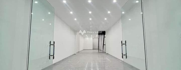 Cho thuê nhà 2 tầng 5x30m mặt tiền Lê Hồng Phong Quy Nhơn -02