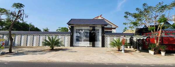 Vị trí mặt tiền ngay trên Tân Phước, Tây Ninh bán nhà giá nhỉnh 15 tỷ ngôi nhà bao gồm có 4 phòng ngủ 5 WC-02