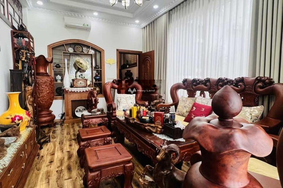 Giá bán cơ bản 28 tỷ bán biệt thự với diện tích tiêu chuẩn 178m2 mặt tiền nằm ngay Huỳnh Tấn Phát, Nhà Bè, ngôi nhà này có tổng 9 PN, 8 WC-01