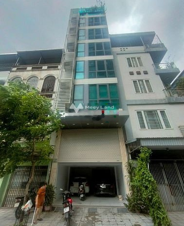 Căn nhà bao gồm 8 PN, cho thuê biệt thự toàn bộ khu vực có diện tích 80m2 giá thuê rẻ chỉ 15 triệu/tháng vị trí thuận lợi tọa lạc ngay Phúc La, Hà Nội