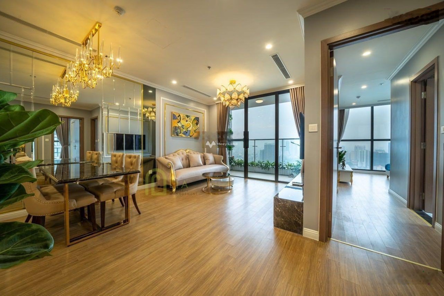 Tổng quan căn hộ này gồm 2 phòng ngủ, cho thuê căn hộ vị trí cực kì thuận lợi ngay tại Yên Hòa, Hà Nội, 2 WC khu vực đông đúc-01
