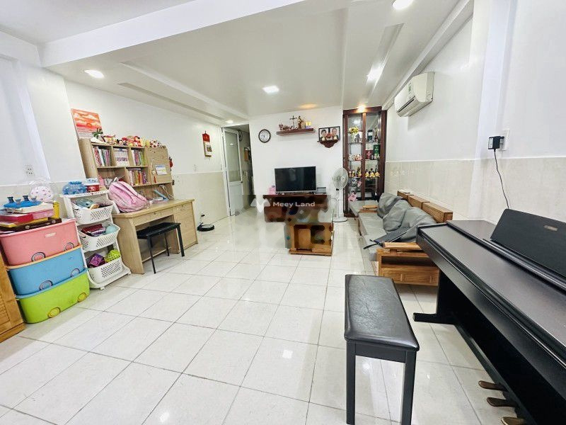 Nhà có 3 phòng ngủ bán nhà bán ngay với giá đề xuất chỉ 5.5 tỷ có diện tích chung 76.8m2 tọa lạc ở Lạc Long Quân, Hồ Chí Minh-01
