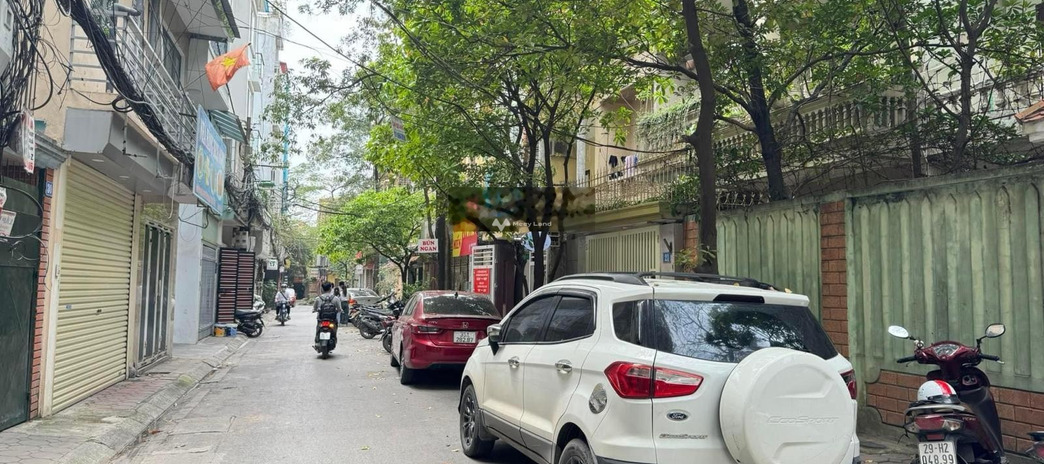 Bán nhà có diện tích 134m2 vị trí mặt tiền gần Thái Thịnh, Quang Trung bán ngay với giá tốt 39 tỷ trong nhà có tổng cộng 2 PN, 2 WC