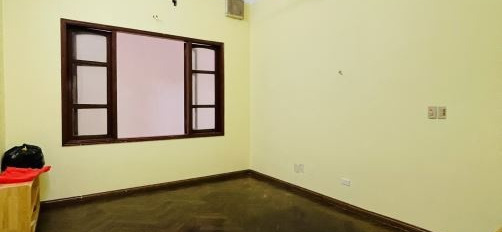 Dt cụ thể 100 m2, cho thuê nhà ở vị trí ngay tại Trần Nguyên Hãn, Trần Nguyên Hãn, trong nhà có tổng 4 PN, mặt ngõ rộng 8 m pháp lý rõ ràng-03