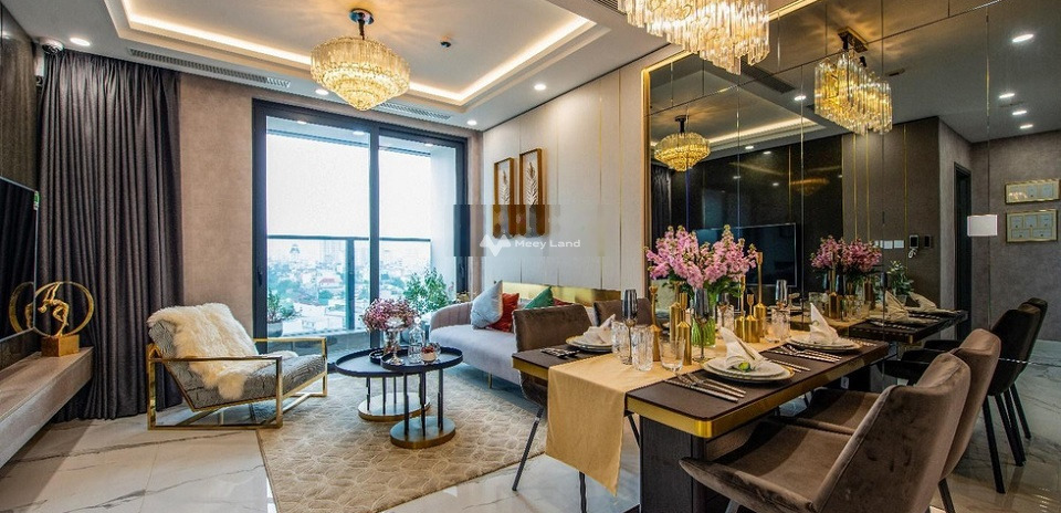 Ngôi căn hộ có tổng cộng Đầy đủ, bán căn hộ diện tích như sau 330m2 vị trí thuận lợi tọa lạc trên Cầu Giấy, Hà Nội