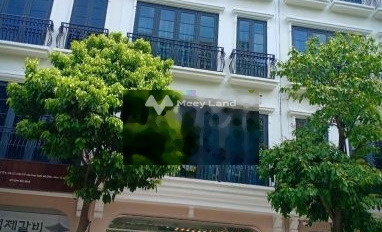 Trong nhà này có 4 PN, cho thuê nhà, giá thuê cực kì tốt 70 triệu/tháng có diện tích quy ước 210m2 vị trí đặt ở tại Trần Văn Lai, Hà Nội-03