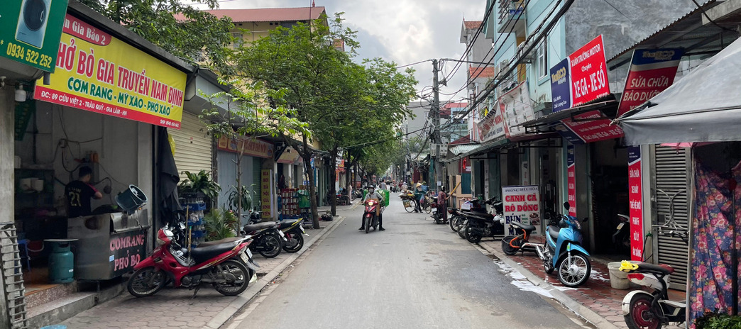 Bán nhanh mảnh đất 90m2 tại mặt đường Cửu Việt 2, thị trấn Trâu Quỳ, kinh doanh tốt