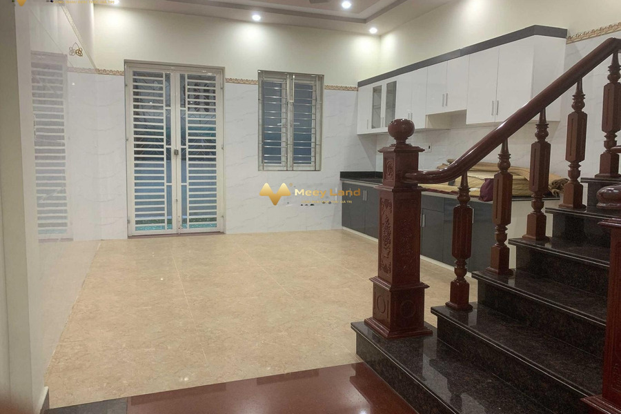 Nằm tại Nguyễn Văn Linh, Hải Phòng, bán nhà 65 m2, tổng quan bao gồm 4 phòng ngủ vị trí siêu đẹp-01