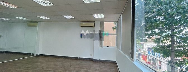 Cho thuê văn phòng sàn 95m2 view full kính Trần Quang Khải, Quận 1 -02