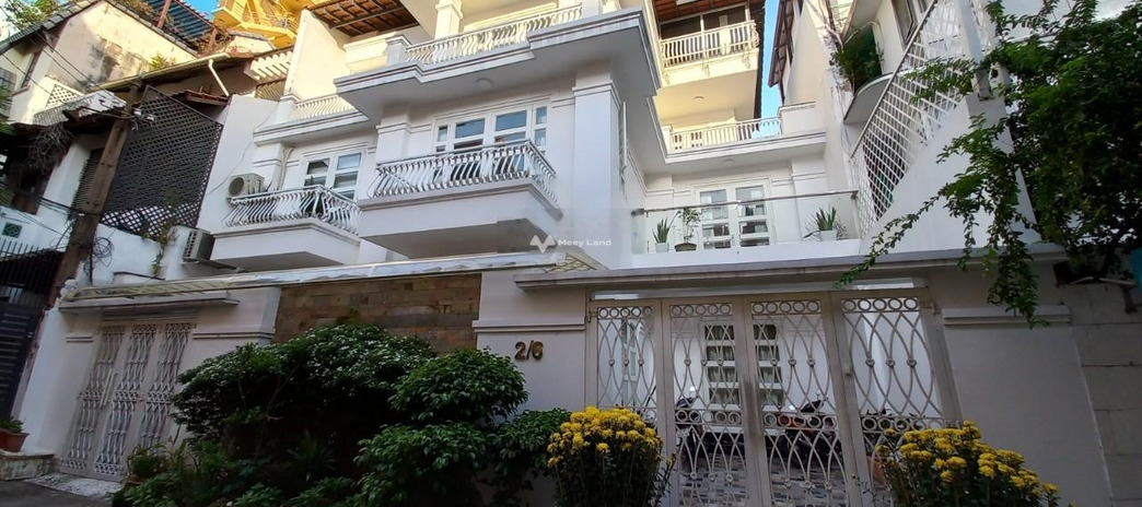 Giá thuê giao động từ 120 triệu/tháng, cho thuê nhà có một diện tích là 500m2 vị trí đặt tọa lạc ngay Quận 3, Hồ Chí Minh nhà bao mới