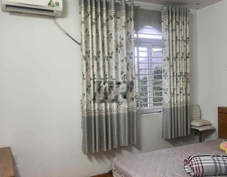 Nhà 6 phòng ngủ, cho thuê nhà, thuê ngay với giá cực sốc từ 18 triệu/tháng diện tích sàn là 140m2 vị trí đẹp ngay tại Thủ Dầu Một, Bình Dương-01