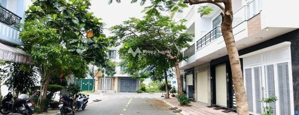 Vị trí nằm ngay Nha Trang, Khánh Hòa bán đất giá bán cạnh tranh chỉ 4.55 tỷ diện tích rộng là 80m2, với chiều ngang lộ 13 m-02