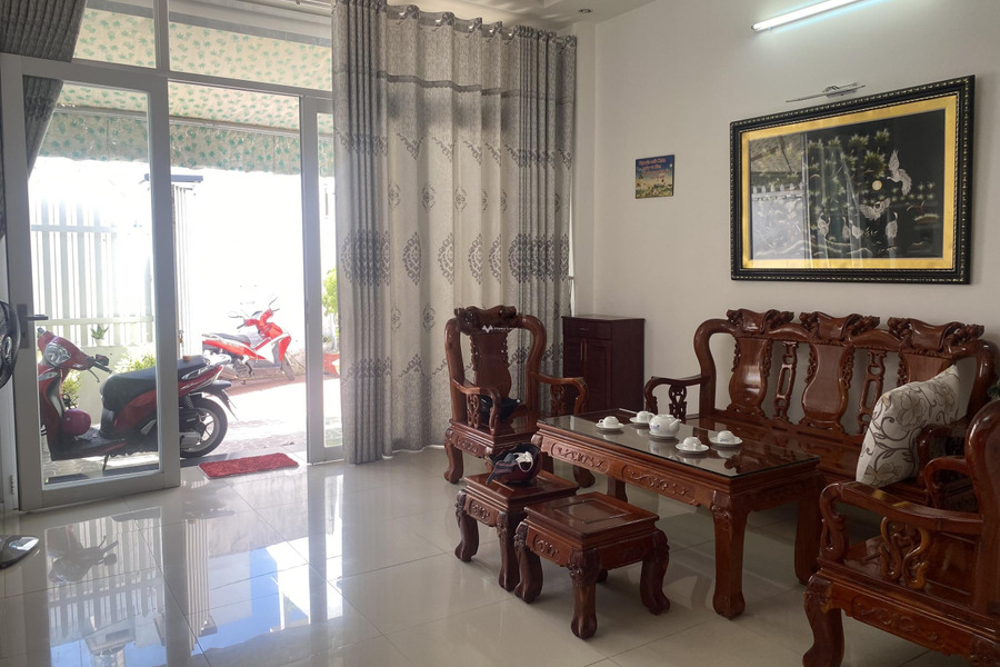 Tổng quan căn này 2 PN, bán nhà ở diện tích chuẩn 91m2 bán ngay với giá hữu nghị từ 4.3 tỷ vị trí hấp dẫn nằm ở Nha Trang, Khánh Hòa hướng Nam-01