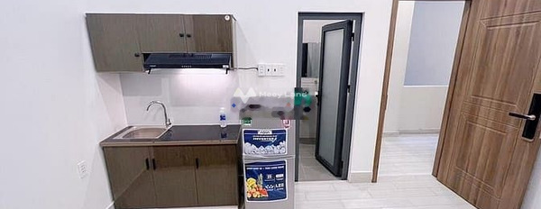 Căn hộ dịch vụ full nội thất ban công máy giặt riêng ngay gần sân bay -03