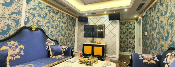 Bán nhà ở có diện tích chính 90m2 bán ngay với giá vô cùng rẻ 43 tỷ vị trí nằm tại Nguyễn Chánh, Trung Hòa-03