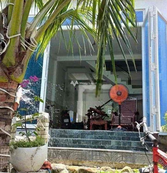 Mặt tiền tọa lạc ở Bùi Thị Xuân, Dĩ An bán nhà bán ngay với giá siêu tốt 2.85 tỷ tổng quan căn này bao gồm 3 PN 2 WC-01