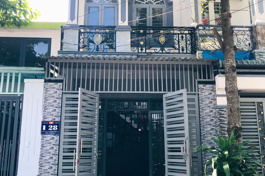 Bán nhà Hóc Môn, sổ hồng riêng, diện tích 148m2, đường 12m-01