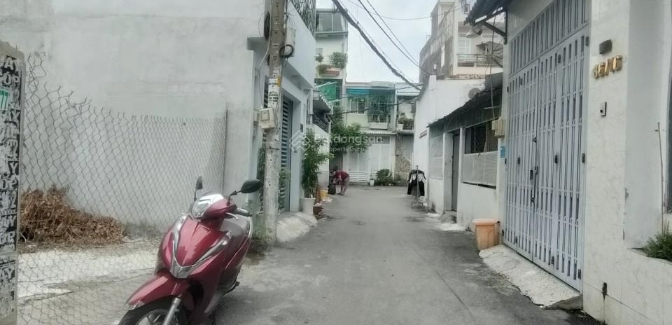 82m2 đất, đường nhựa 7 chỗ thông. XD cao 