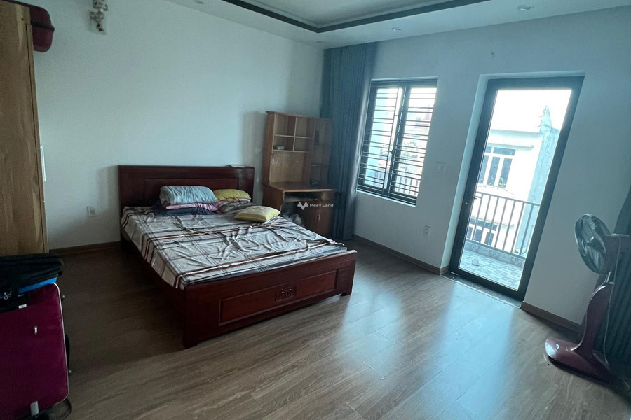 Vị trí thuận lợi ngay ở Quang Đàm, Hồng Bàng bán nhà bán ngay với giá khởi đầu 5.9 tỷ tổng quan gồm 4 phòng ngủ 5 WC-01