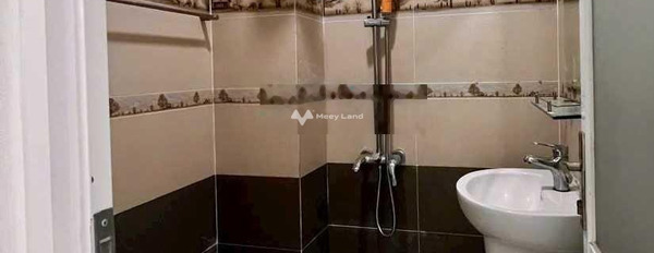 DT 30m2 bán nhà ở vị trí đẹp tọa lạc ngay ở Quận 1, Hồ Chí Minh hướng Đông - Bắc trong nhà này thì có 3 PN 3 WC tin chính chủ-03