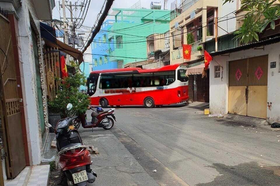 Tại Âu Cơ, Phường 14 bán nhà bán ngay với giá gốc 10.8 tỷ diện tích 65.5m2 trong nhà có 15 phòng ngủ vào ở ngay-01