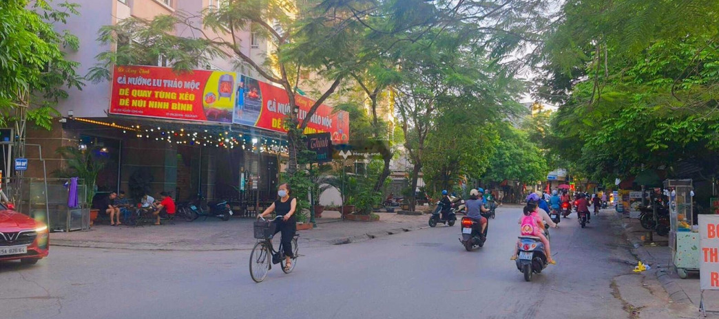 Nằm ngay bên trong Nguyễn Công Hòa, Lê Chân bán nhà bán ngay với giá tốt chỉ 10 tỷ có diện tích chung 95m2 nhà bao gồm 1 PN liên hệ chính chủ