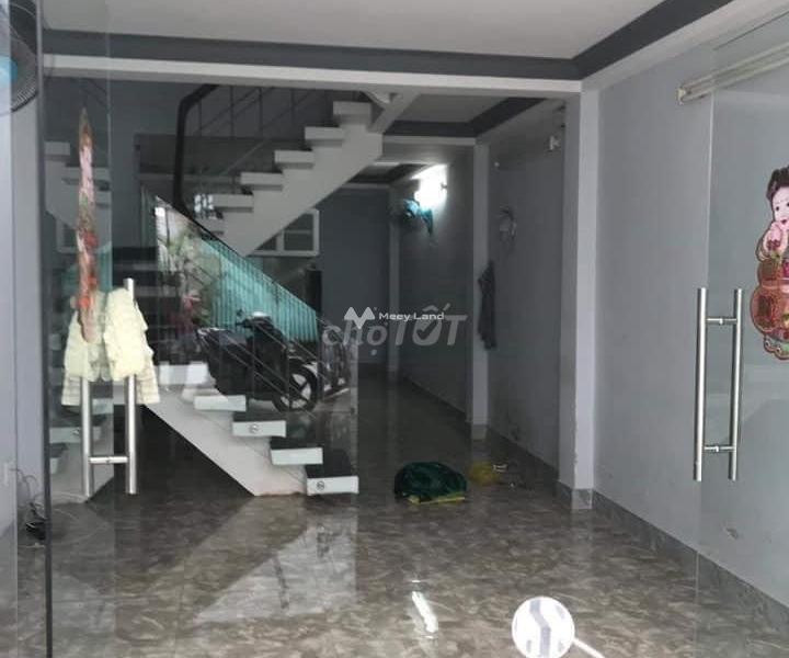 Cho thuê nhà vị trí đặt tọa lạc ngay trên Duy Tân, Phường 15, giá thuê rẻ bất ngờ 20 triệu/tháng diện tích tổng 48m2, ngôi nhà bao gồm 2 PN-01
