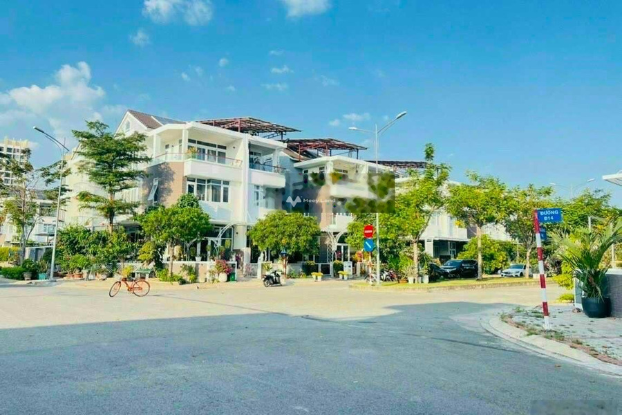 Jamona Golden Silk, bán biệt thự vị trí đặt ở trong Bùi Văn Ba, Tân Thuận bán ngay với giá 14 tỷ với diện tích là 90m2, hướng Nam-01