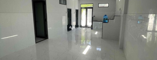 Cho thuê nhà có diện tích thực là 200m2 vị trí thuận lợi Vĩnh Thạnh, Nha Trang giá thuê cực mềm từ 8 triệu/tháng, ngôi nhà gồm có 3 phòng ngủ, 2 WC-03