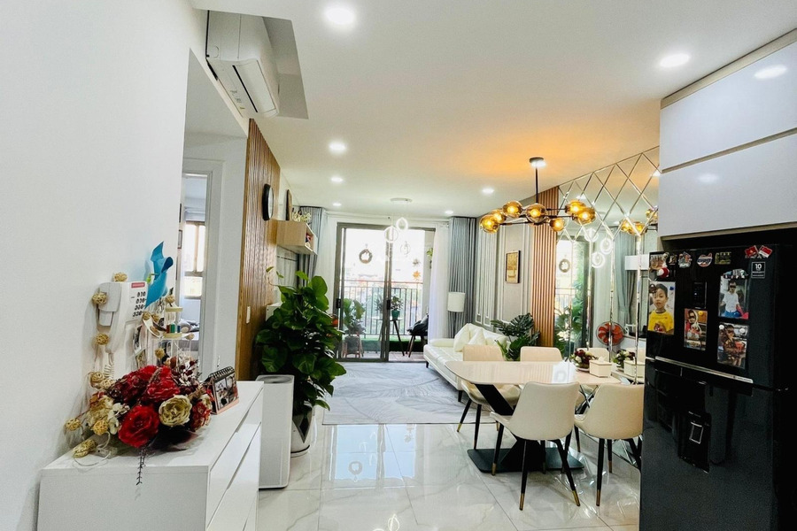 Giá 6 tỷ, bán chung cư diện tích chính là 90m2 ở Quận 10, Hồ Chí Minh, tổng quan căn hộ thì gồm có 3 phòng ngủ, 2 WC vào ở ngay-01