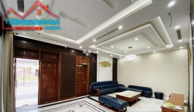 Có một diện tích sàn 242m2, cho thuê biệt thự Nằm ngay trên Khúc Thừa Dụ, Hải Phòng, trong căn này gồm 5 PN, ngôi nhà thì 5 mét giá mềm sinh viên-01