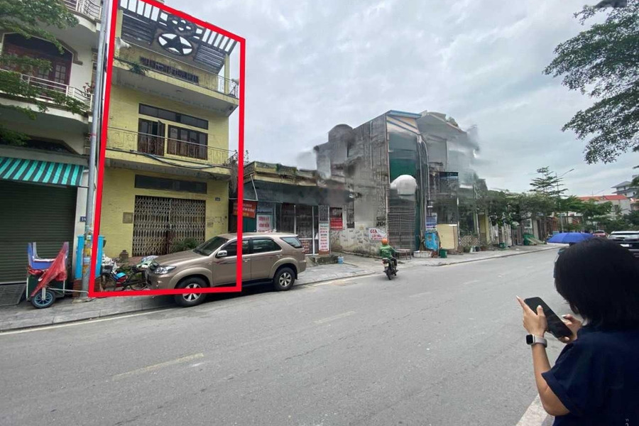 Bán nhà 3 tầng mặt đường EC, Hùng Thắng, DT 120m2, mặt tiền 6,4m, full thổ cư, gần chung cư Bim -01