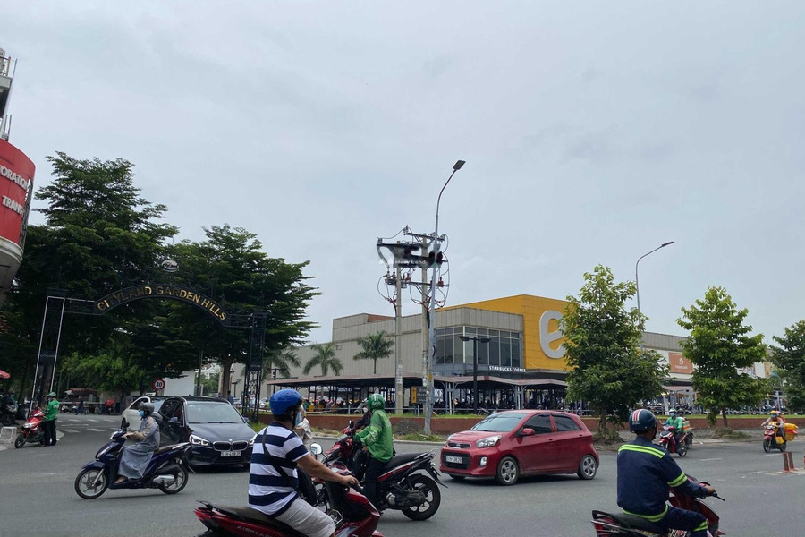 Toàn bộ khu vực có diện tích 230m2, bán biệt thự mặt tiền nằm ngay ở Phan Văn Trị, Hồ Chí Minh liên hệ ngay để được tư vấn-01